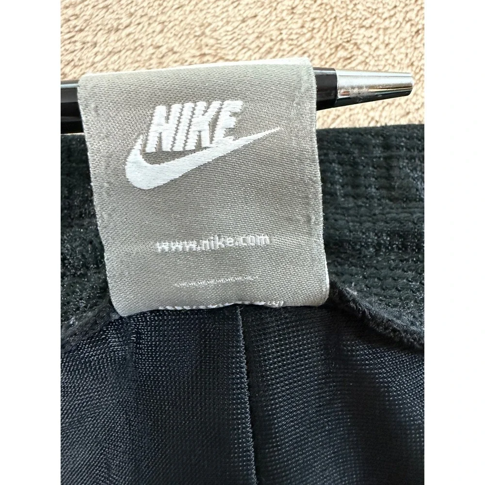 Vintage Y2K Nike Dazzle Basketball Shorts 10